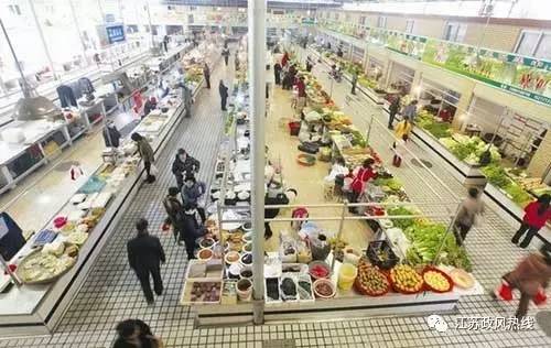 到市集或商場買東西要想不缺斤少兩，就得看商家是不是統一配的電子稱。(圖2)